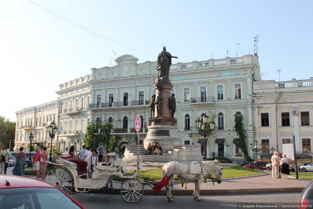 Ukraine - Vitaly Book - 10 Largest Cities in Ukraine and Their History